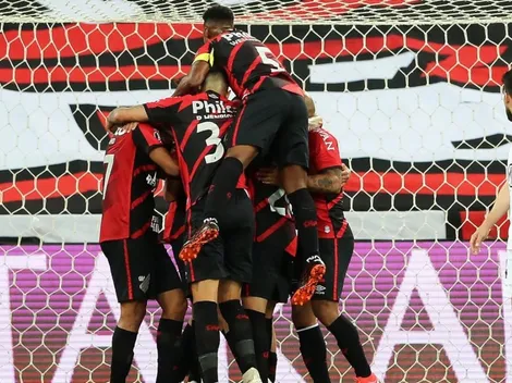 Colo Colo vuelve a su realidad crítica: pierde con Paranaense