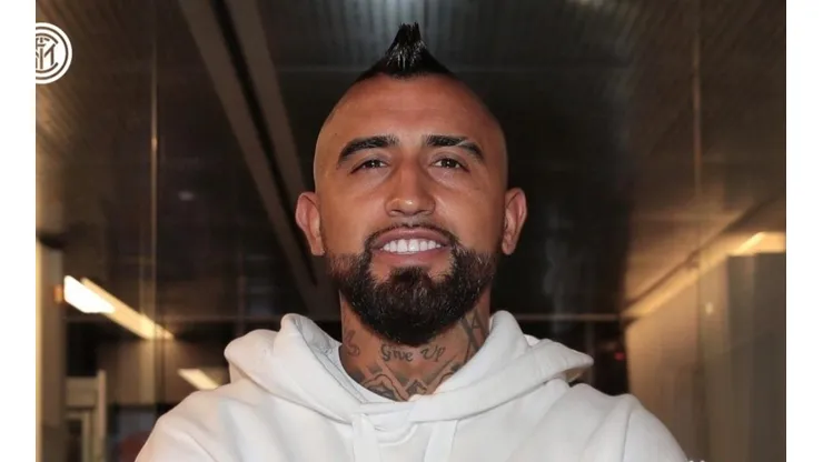 Arturo Vidal luciéndose en las redes oficiales del Inter de Milan.