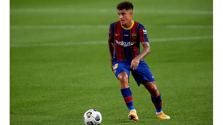 Philippe Coutinho domina el balón