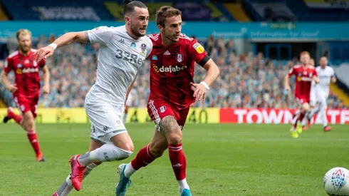 Leeds se impuso por 4-3 en un intenso partido ante Fulham por la fecha 2 de la Liga Premier.