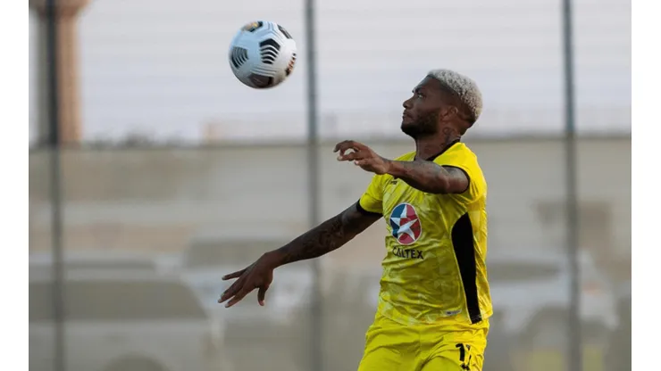 Junior Fernandes anotó su segundo gol en Medio Oriente.