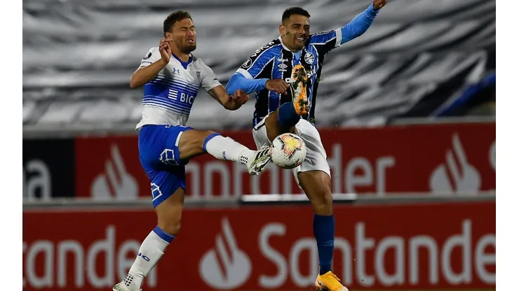 El defensor fue uno de los puntos altos del triunfo Cruzado sobre Gremio.