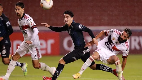 El lateral tuvo un triste estreno en el certamen continental.