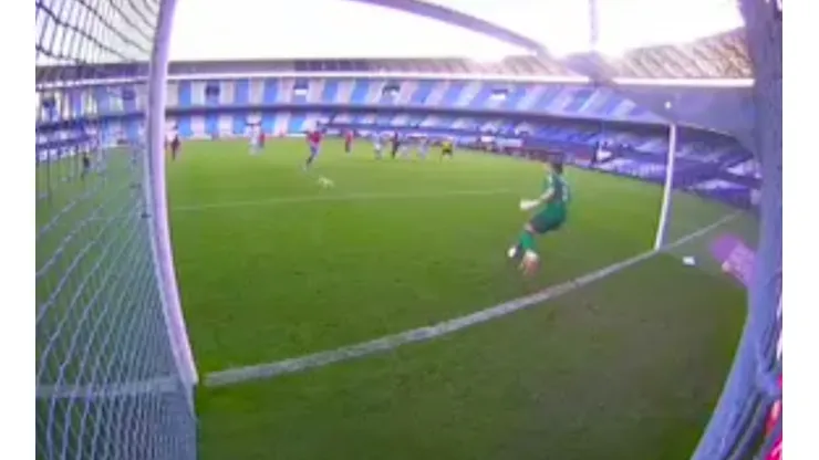 Arias regaló el balón y terminó cediendo un penal ante Nacional