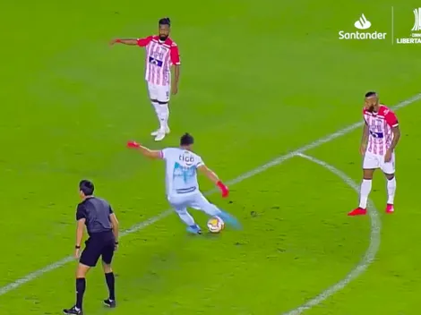 Video: arquero de Junior anota un golazo de tiro libre