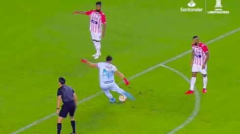 Viera hizo historia con su golazo de tiro libre