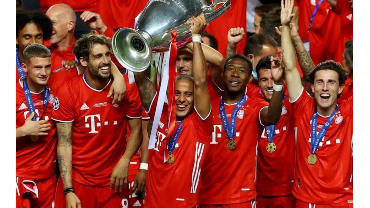 Alcántara tuvo una emotiva despedida del Bayern Múnich