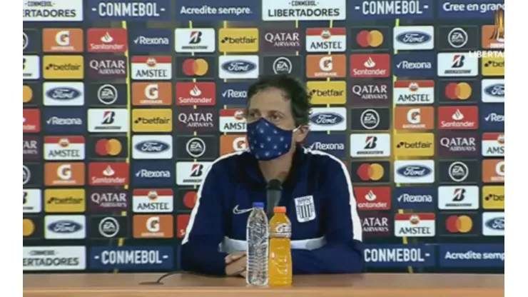 Mario Salas otra vez se enojó en una conferencia de prensa