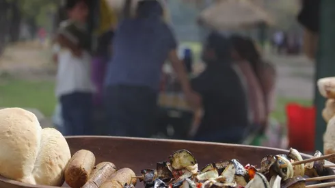 Un máxmo de 10 personas podrán reunirse en un espacio abierto en comunas sin cuarentena.