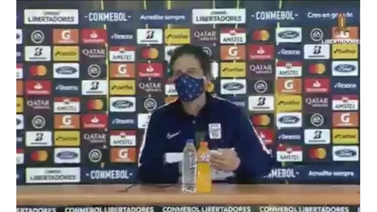 Mario Salas en conferencia de prensa