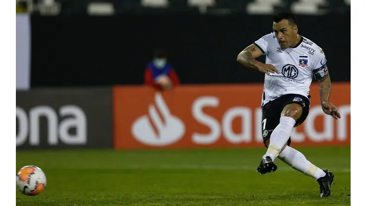 Esteban Paredes volvió a romper registros con su actuación por Colo Colo en Copa Libertadores