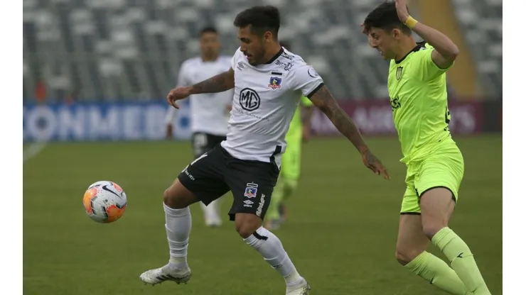 Colo Colo y Peñarol chocan en el Monumental por la Libertadores.