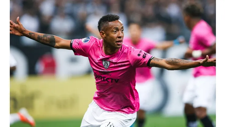 Gabriel Torres ante Corinthians en Copa Sudamericana