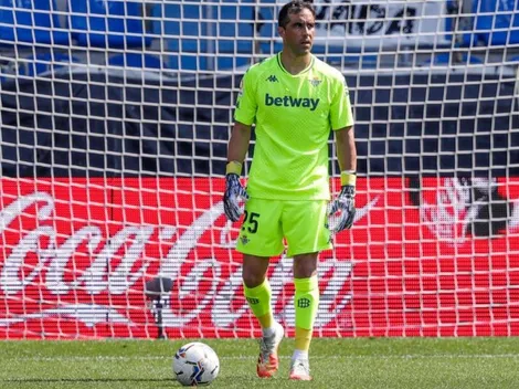 La prensa de Sevilla está enamorada de Claudio Bravo
