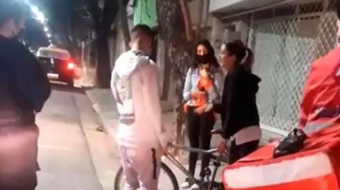 Varios vecinos salieron tras los ladrones para intentar recuperar la bicicleta.
