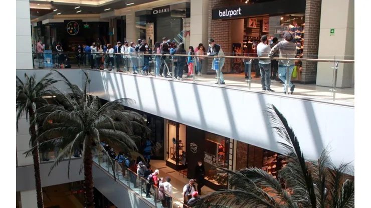 Los comercios tiene restricciones para funcionar estos días.