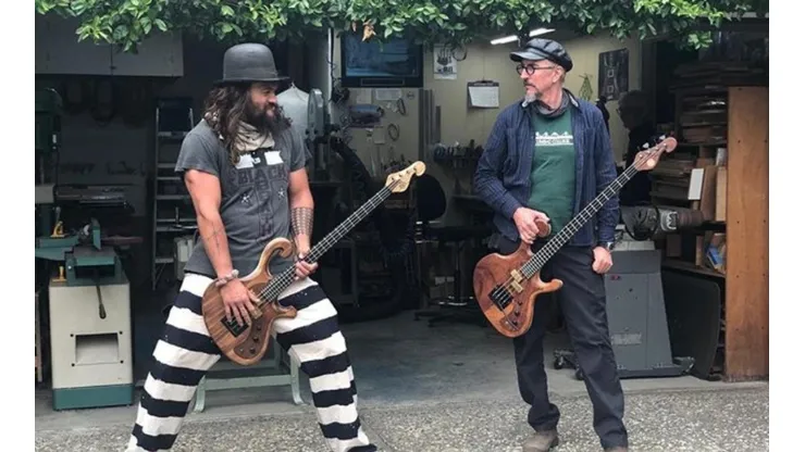 El actor le pidió ayuda al líder de la banda de funk metal para mejorar su técnica al tocar el bajo.