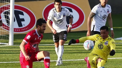 Julio Barroso en el empate de Colo Colo frente a La Calera.
