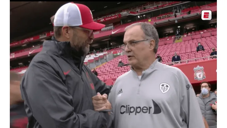 El saludo entre Klopp y Bielsa