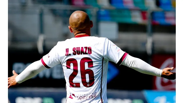Humberto Suazo volvió a anotar en Primera División después de cinco años