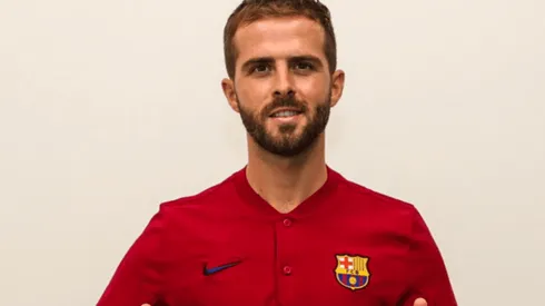 Miralem Pjanic ya luce los colores de Barcelona
