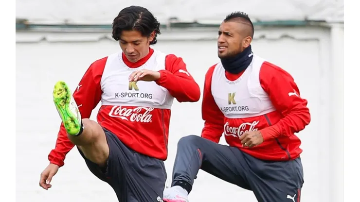 Arturo Vidal aplaudió a su compadre Matías Fernández.