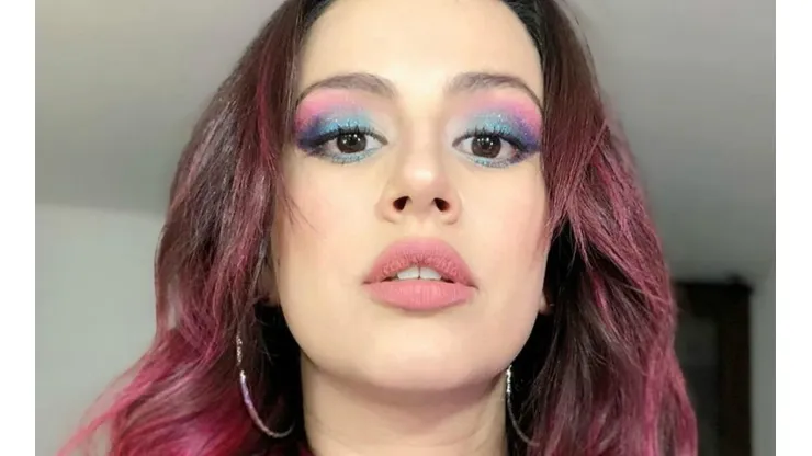 La actriz pasó de fucsia a rubio platinado en su cabello.