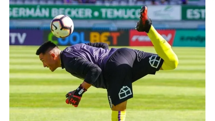 Miguel Pinto toma el arco de Colo Colo por primera vez de manera oficial.