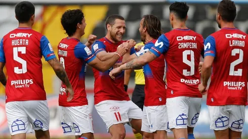 Universidad Católica se llevó una buena victoria de su visita a Talcahuano y es cómodo puntero del Campeonato Nacional