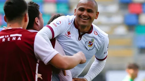 Humberto Suazo volvió a sonreír en Primera División, aunque La Serena no pudo zafar de la derrota ante Audax