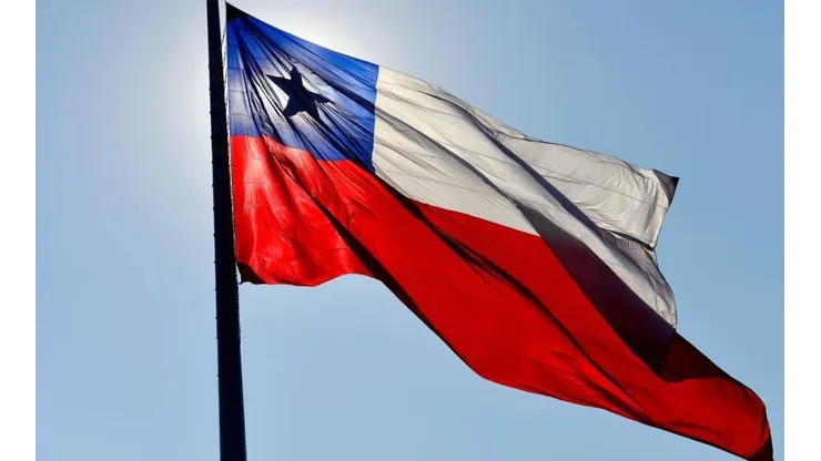La bandera chilena se puede izar durante todo el año, pero si se hace de manera incorrecta, hay multas que van desde 1 a 5 UTM.