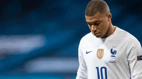 Mbappé con Covid-19