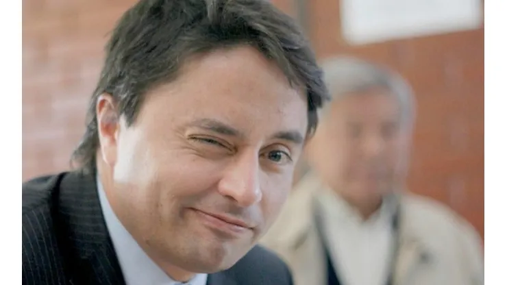 "Me bloqueó de WhatsApp": Alcalde Carter acusa al ministro Paris