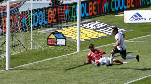 Esteban Paredes llegó a los 16 goles ante la U en Superclásicos