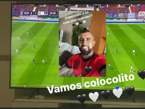 Vidal festeja el gol de Paredes para Colo Colo ante la U
