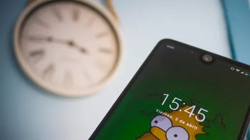 Este sábado se dará el cambio de hora en Chile, donde a las 00 horas deberás adelantar el reloj una hora, para dar paso al horario de verano.