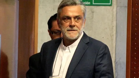 ¿Vuelta de carnero? Ahora Longueira asegura que está por el rechazo