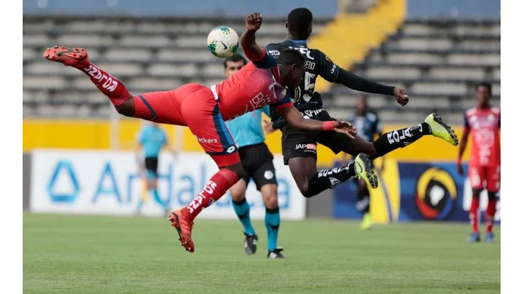 En Ecuador sancionaron económicamente a jugadores por no cumplir con los protocolos sanitarios.
