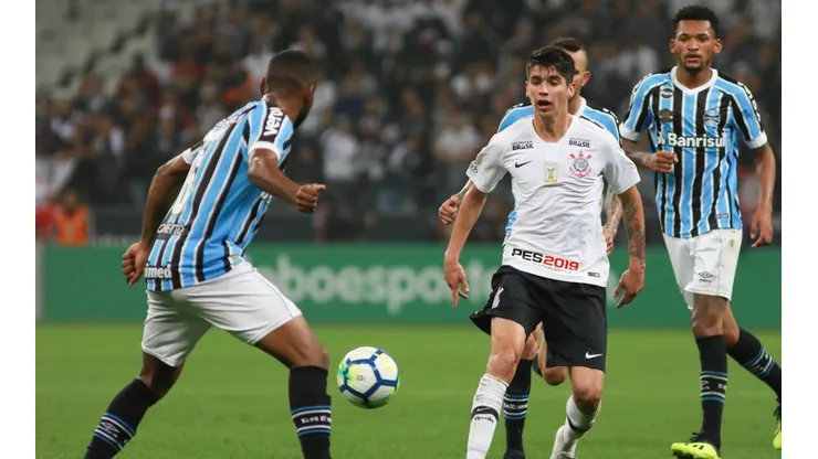 Ángelo Araos ante Gremio