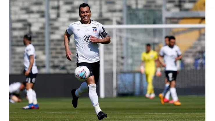 Esteban Paredes vivirá como titular un nuevo Superclásico a sus 40 años.