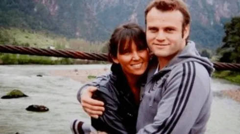 Andrea Sanhueza junto a Roberto Bruce.