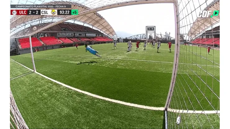 Pedro Sánchez estrelló un balón en el travesaño que pudo significar el triunfo calerano