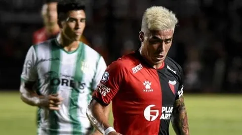 Brian Fernández con la camiseta de Colón de Santa Fe