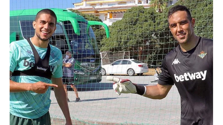 Marc Bartra está feliz de volver a reunirse con Claudio Bravo