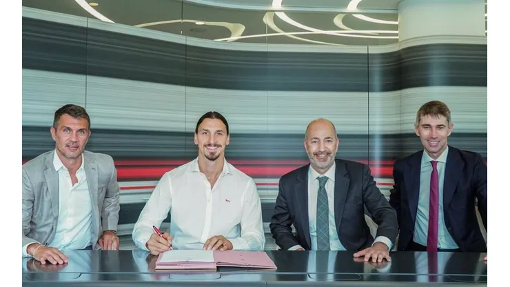Zlatan se queda en el Milán