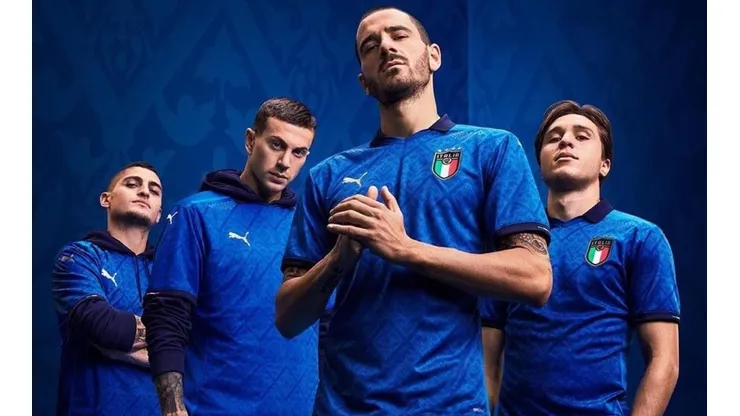 Italia da a conocer su nueva indumentaria de local para esta temporada.