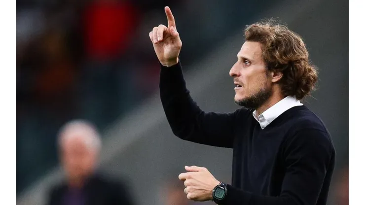 Diego Forlán no va más como técnico de Peñarol