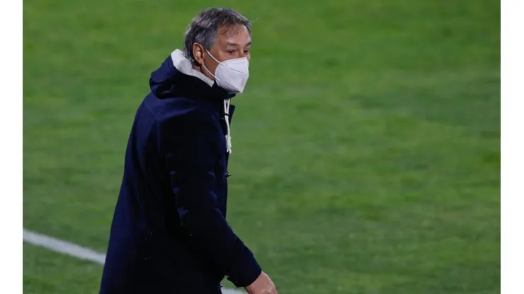 Ariel Hola en el partido en el que Universidad Católica perdió el invicto a manos de Unión Española.