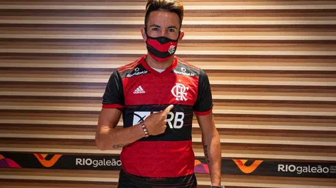 Mauricio Isla ya tiene luz verde para debutar, y podría hacerlo este domingo ante Santos FC.