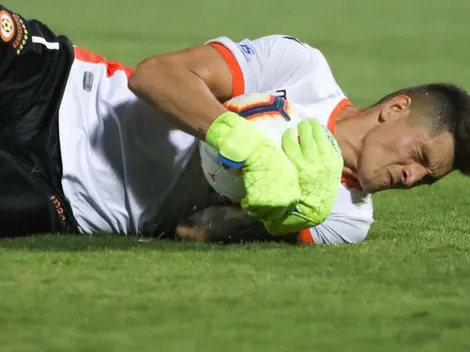 Arquero que tuvo covid es figura en el retorno del fútbol chileno